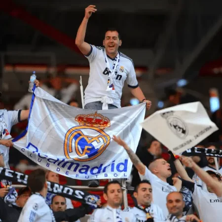 Fan Real Gọi Là Gì? Hành Trình của Người Hâm Mộ Real Madrid